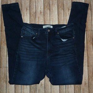 KanCan Curvy Skinny Jeans